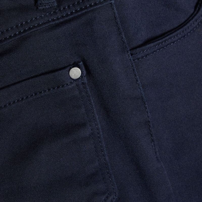 NAME IT Mädchen Twill Hose "Nittinna" in Dunkelblau – Detailbild 2 – jetzt kaufen bei Lifetex-Heimtextilien.de