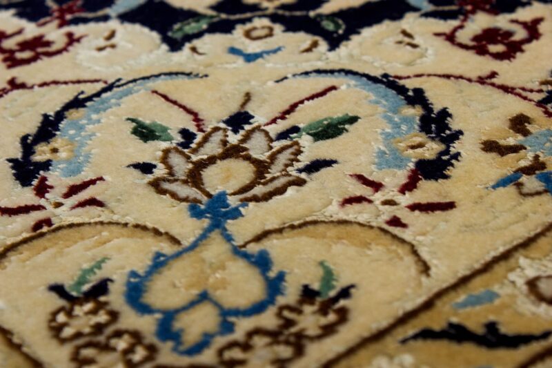 Teppich Nain 4 L mit Seide | ca. 115 x 175 cm – Detailbild 4 – jetzt kaufen bei Lifetex-Heimtextilien.de