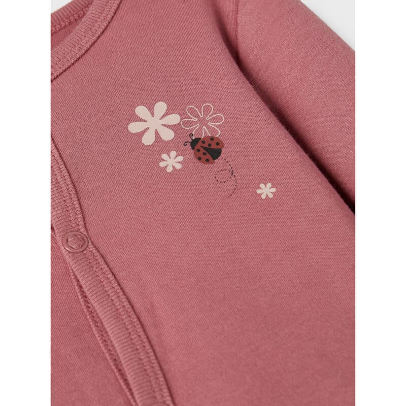 NAME IT 2er Pack Baby-Mädchen Schlafanzug Marienkäfer Schlafstrampler Druckknöpfe in Altrosa – Detailbild 3 – jetzt kaufen bei Lifetex-Heimtextilien.de